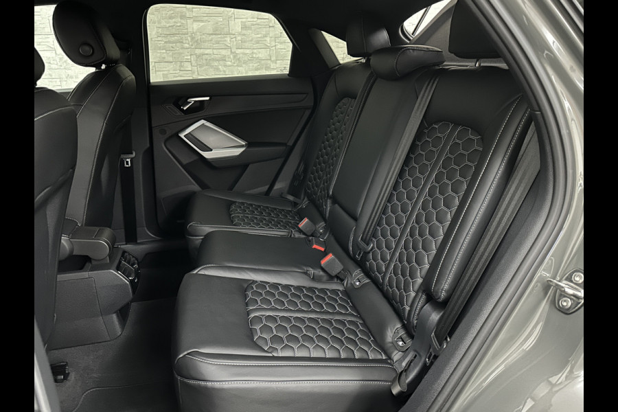 Audi Q3 Sportback 45 TFSI e 245pk S-Line | #RS-Leder | ACC | Trekhaak | Zwarte Hemelbekleding | Navi Plus | Lane Assist | Dodehoek | Lane-Assist | Stoelverwarming | Climate-Control | LED | Interieur-Voorverwarming | Bovag Garantie |