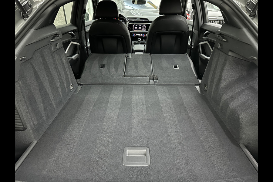 Audi Q3 Sportback 45 TFSI e 245pk S-Line | #RS-Leder | ACC | Trekhaak | Zwarte Hemelbekleding | Navi Plus | Lane Assist | Dodehoek | Lane-Assist | Stoelverwarming | Climate-Control | LED | Interieur-Voorverwarming | Bovag Garantie |