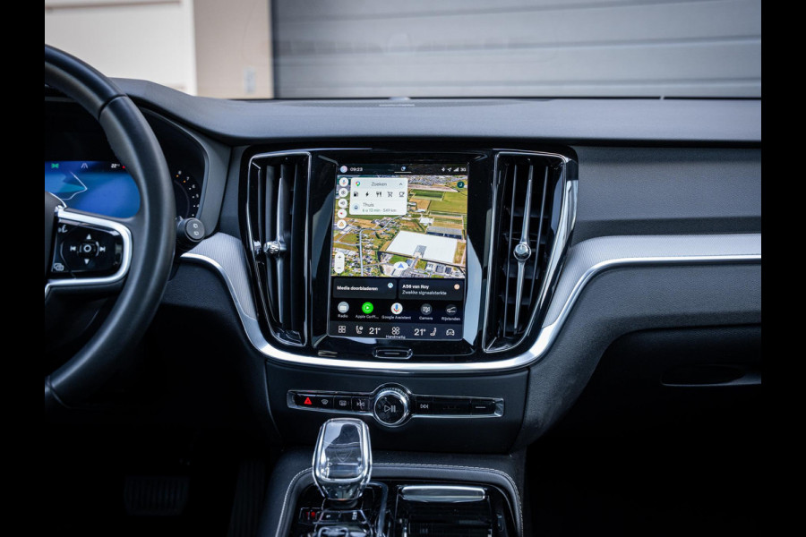 Volvo V60 2.0 T6 Plug-in hybrid AWD - R-Design l Pano l Trekh. l H&K