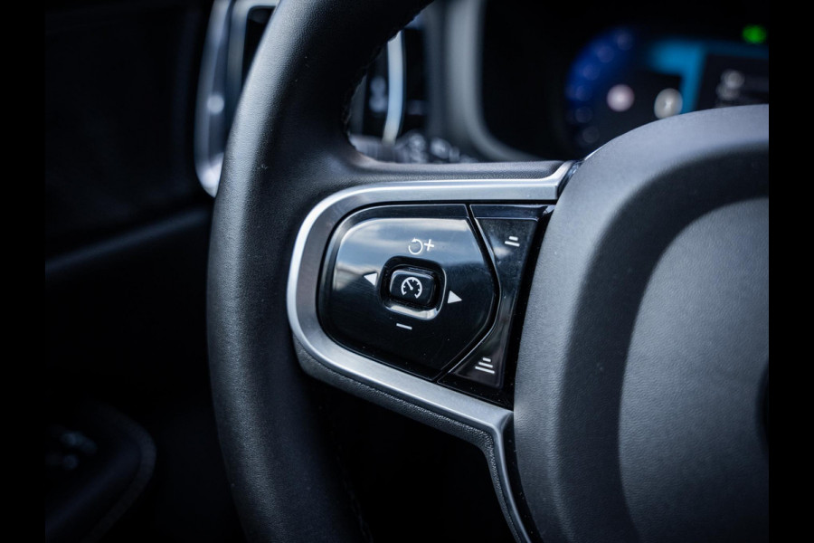 Volvo V60 2.0 T6 Plug-in hybrid AWD - R-Design l Pano l Trekh. l H&K