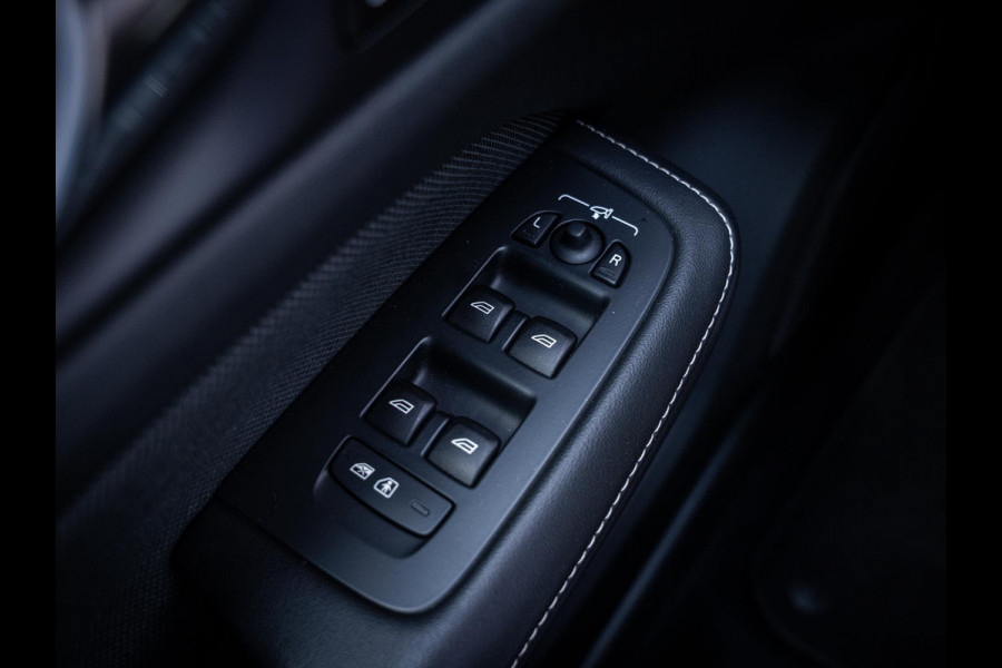 Volvo V60 2.0 T6 Plug-in hybrid AWD - R-Design l Pano l Trekh. l H&K