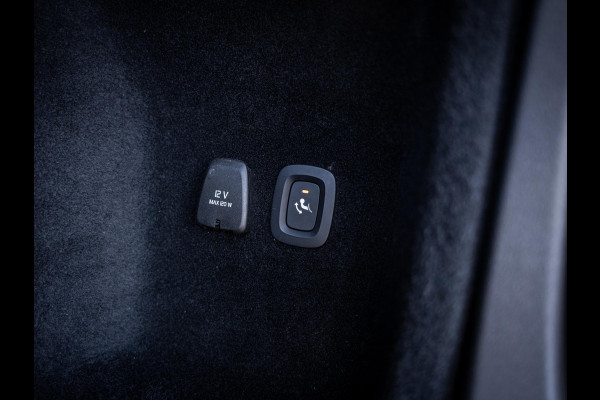 Volvo V60 2.0 T6 Plug-in hybrid AWD - R-Design l Pano l Trekh. l H&K