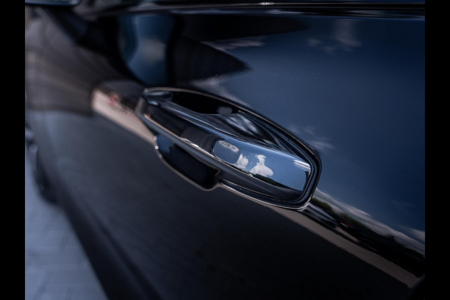 Volvo V60 2.0 T6 Plug-in hybrid AWD - R-Design l Pano l Trekh. l H&K