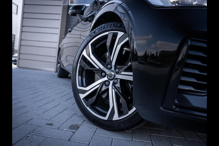 Volvo V60 2.0 T6 Plug-in hybrid AWD - R-Design l Pano l Trekh. l H&K