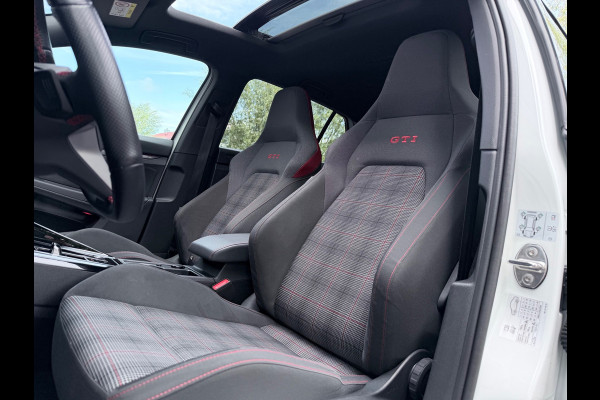 Volkswagen Golf 2.0 TSI GTI Pano/Camera/Matrix
