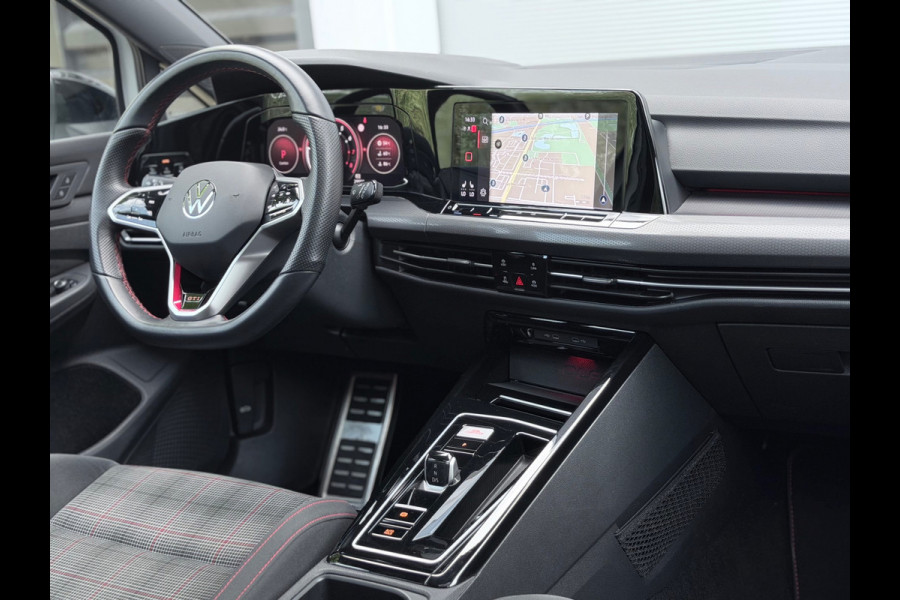 Volkswagen Golf 2.0 TSI GTI Pano/Camera/Matrix