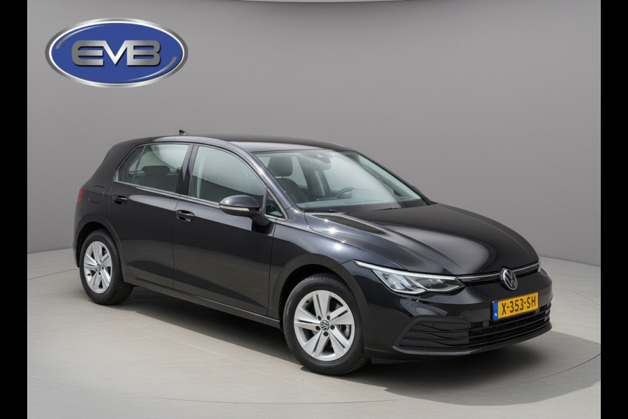 Volkswagen Golf 1.0 eTSI AUTOMAAT Life, achteruitrijcamera, navigatie, sfeerverlichting, climaat, 1 e eigenaar, NL auto met nap