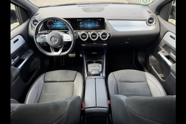 Mercedes-Benz B-Klasse 250 e AMG Line 18''/Dodehoek/Camera/Keyless/Sfeerverlichting/DAB/PDC v+a/Stoelverwarming/Apple Carplay & Android Auto