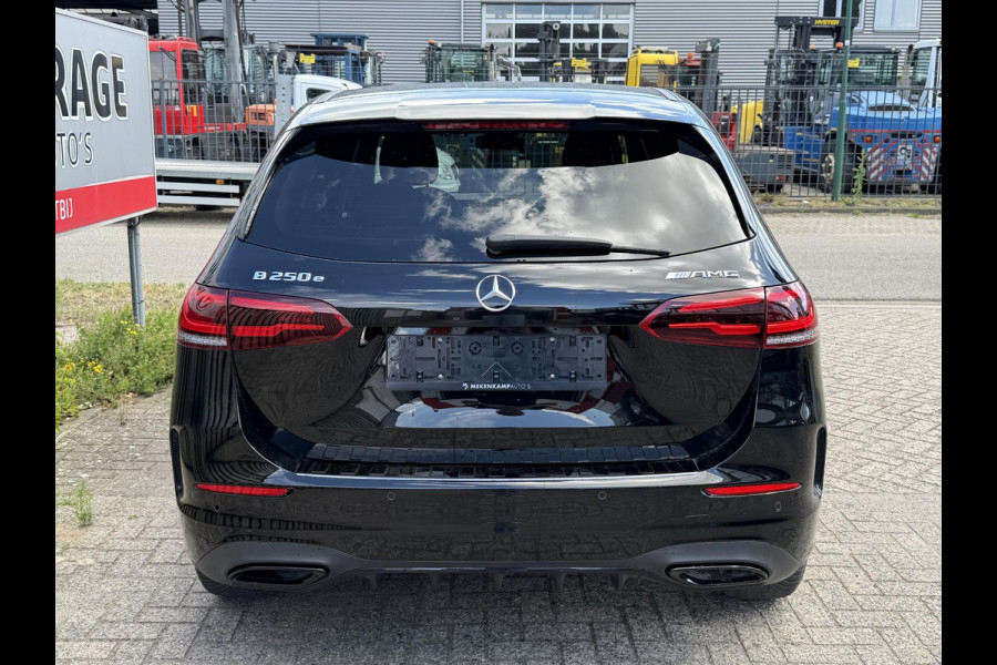 Mercedes-Benz B-Klasse 250 e AMG Line 18''/Dodehoek/Camera/Keyless/Sfeerverlichting/DAB/PDC v+a/Stoelverwarming/Apple Carplay & Android Auto