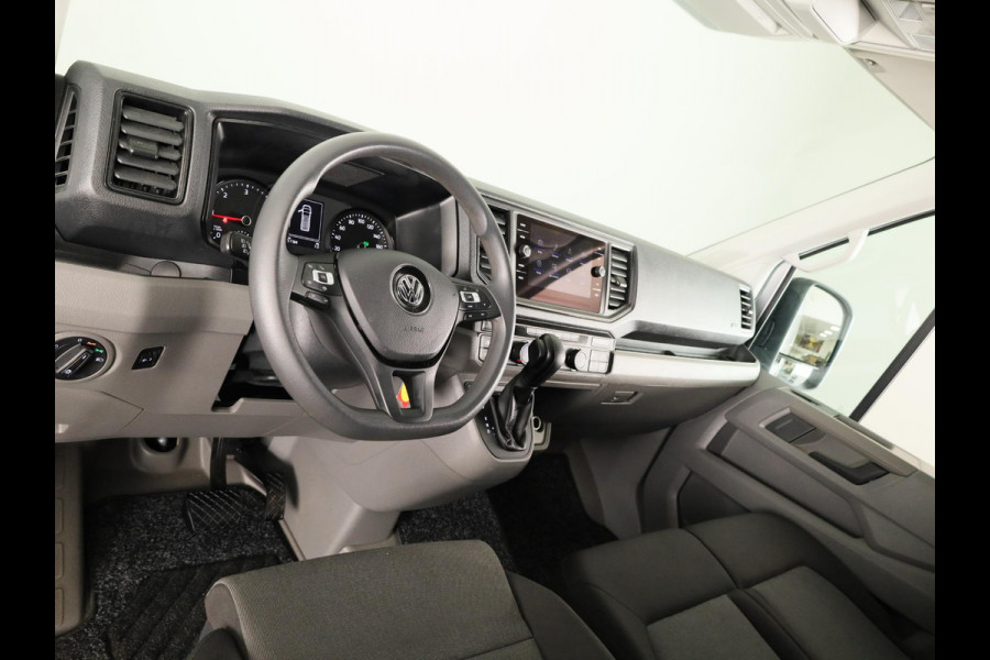 Volkswagen Crafter 35 2.0 TDI L3H3 Highline EURO VI 140 pk Automaat | Verlengde garantie | Navigatie | Trekhaak | Parkeersensoren | Achteruitrijcamera |