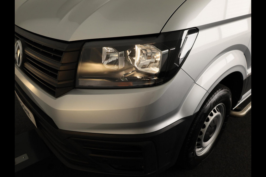Volkswagen Crafter 35 2.0 TDI L3H3 Highline EURO VI 140 pk Automaat | Verlengde garantie | Navigatie | Trekhaak | Parkeersensoren | Achteruitrijcamera |