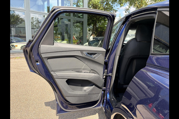 Audi Q4 Sportback e-tron 45 S Edition 82 kWh S-LINE BINNEN + BUITEN VAN: 48.900,- VOOR: 44.877,- UW WKOORDEEL: 4.023,- | 21 INCH!| MEM. STOEL| ACHTERUITRIJCAMERA| NAPPA LEER| DIAMOND STICHING | FABR. GARANTIE T/M 2028