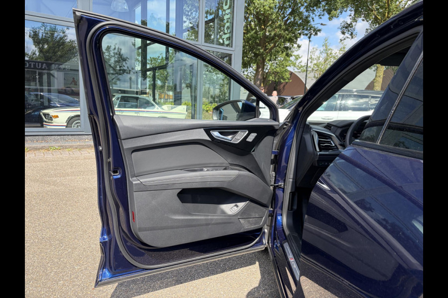 Audi Q4 Sportback e-tron 45 S Edition 82 kWh S-LINE BINNEN + BUITEN VAN: 48.900,- VOOR: 44.877,- UW WKOORDEEL: 4.023,- | 21 INCH!| MEM. STOEL| ACHTERUITRIJCAMERA| NAPPA LEER| DIAMOND STICHING | FABR. GARANTIE T/M 2028
