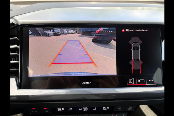 Audi Q4 Sportback e-tron 45 S Edition 82 kWh S-LINE BINNEN + BUITEN VAN: 48.900,- VOOR: 44.877,- UW WKOORDEEL: 4.023,- | 21 INCH!| MEM. STOEL| ACHTERUITRIJCAMERA| NAPPA LEER| DIAMOND STICHING | FABR. GARANTIE T/M 2028