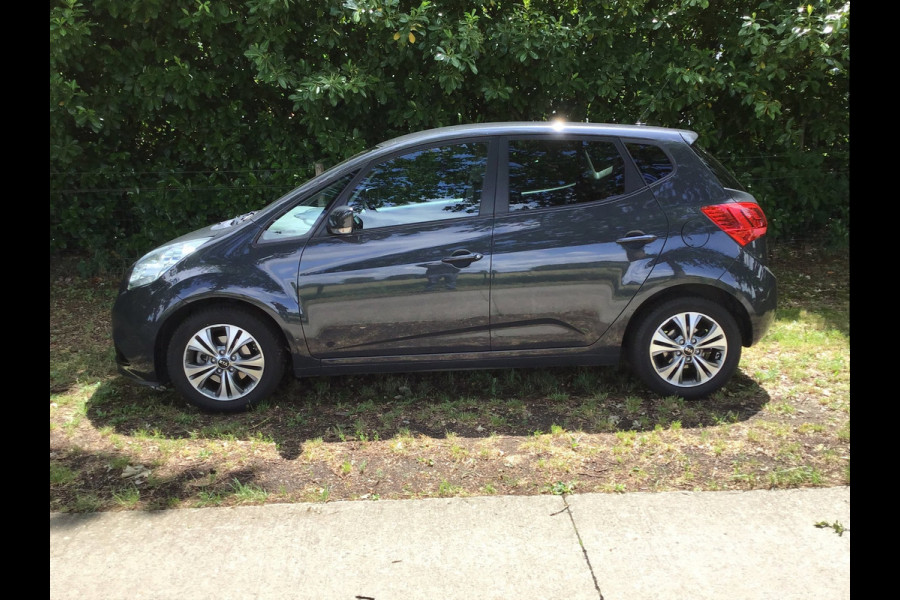 Kia Venga 1.6 CVVT Edition AUTOMAAT/Camera All-seasons