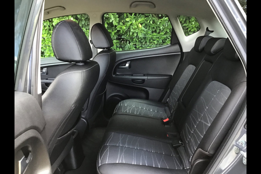 Kia Venga 1.6 CVVT Edition AUTOMAAT/Camera All-seasons