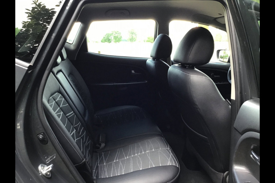 Kia Venga 1.6 CVVT Edition AUTOMAAT/Camera All-seasons