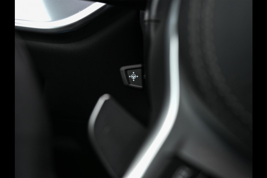 BMW X5 xDrive50e | M-Sport Pro | Panoramadak | Active Cruise | 360 Camera | Iconic Glow | Harman/Kardon | Memory Seats | Head-Up | Luchtvering | Ambiance Interieur | Trekhaak |