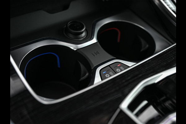 BMW X5 xDrive50e | M-Sport Pro | Panoramadak | Active Cruise | 360 Camera | Iconic Glow | Harman/Kardon | Memory Seats | Head-Up | Luchtvering | Ambiance Interieur | Trekhaak |