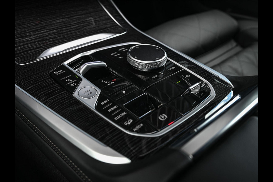BMW X5 xDrive50e | M-Sport Pro | Panoramadak | Active Cruise | 360 Camera | Iconic Glow | Harman/Kardon | Memory Seats | Head-Up | Luchtvering | Ambiance Interieur | Trekhaak |