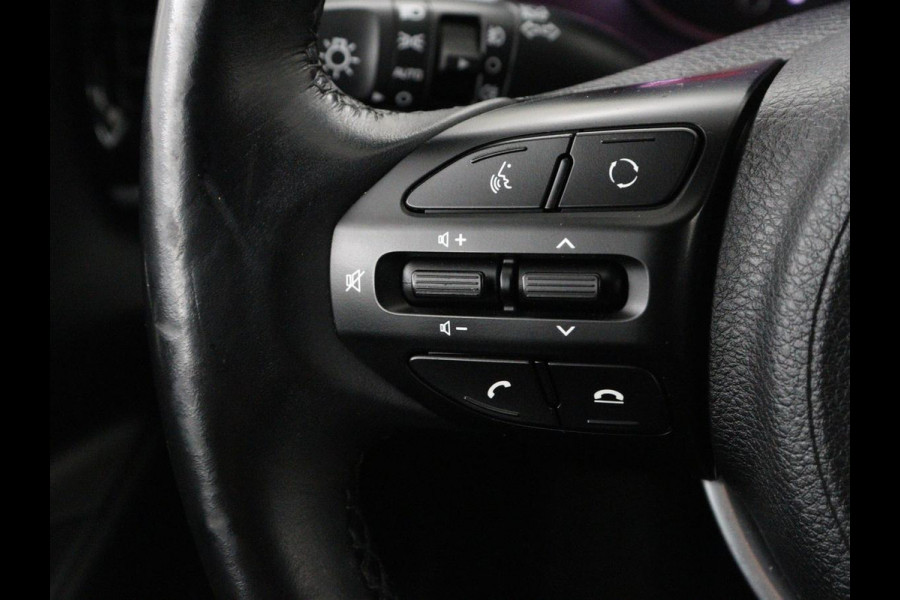 Kia Stonic 1.0 T-GDi ExecutiveLine Lederen bekleding | DAB radio | Carplay | Achteruitrij camera | Adaptive cruise control | Navigatie | Side assist | Keyless | Stoel & stuurwiel verwarming