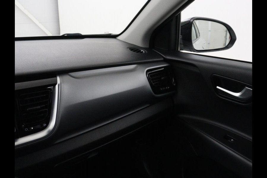 Kia Stonic 1.0 T-GDi ExecutiveLine Lederen bekleding | DAB radio | Carplay | Achteruitrij camera | Adaptive cruise control | Navigatie | Side assist | Keyless | Stoel & stuurwiel verwarming