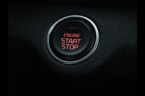 Kia Stonic 1.0 T-GDi ExecutiveLine Lederen bekleding | DAB radio | Carplay | Achteruitrij camera | Adaptive cruise control | Navigatie | Side assist | Keyless | Stoel & stuurwiel verwarming