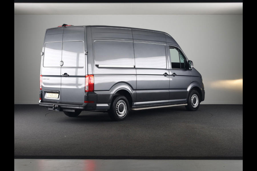 Volkswagen Crafter 35 2.0 TDI L3H3 Highline EURO VI 140 pk Automaat | Verlengde garantie | Navigatie | Trekhaak | Parkeersensoren | Achteruitrijcamera | Geveerde bestuurdersstoel |