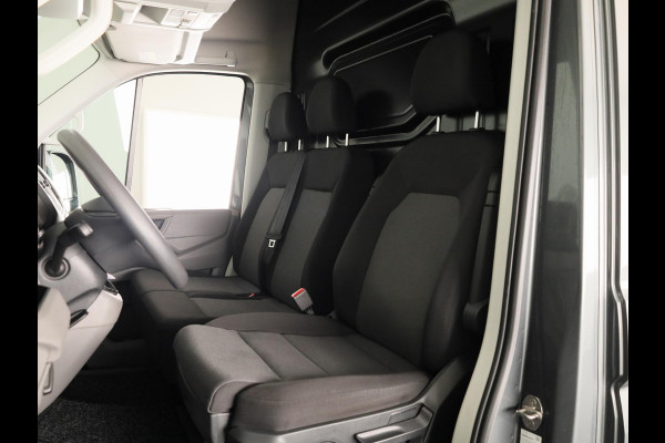 Volkswagen Crafter 35 2.0 TDI L3H3 Highline EURO VI 140 pk Automaat | Verlengde garantie | Navigatie | Trekhaak | Parkeersensoren | Achteruitrijcamera | Geveerde bestuurdersstoel |