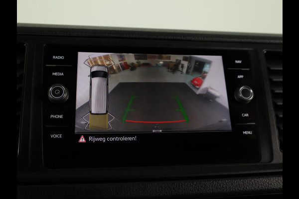 Volkswagen Crafter 35 2.0 TDI L3H3 Highline EURO VI 140 pk Automaat | Verlengde garantie | Navigatie | Trekhaak | Parkeersensoren | Achteruitrijcamera | Geveerde bestuurdersstoel |