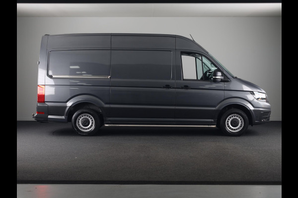 Volkswagen Crafter 35 2.0 TDI L3H3 Highline EURO VI 140 pk Automaat | Verlengde garantie | Navigatie | Trekhaak | Parkeersensoren | Achteruitrijcamera | Geveerde bestuurdersstoel |