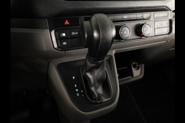 Volkswagen Crafter 35 2.0 TDI L3H3 Highline EURO VI 140 pk Automaat | Verlengde garantie | Navigatie | Trekhaak | Parkeersensoren | Achteruitrijcamera | Geveerde bestuurdersstoel |