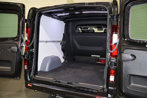 Renault Trafic 2.0 dCi 170pk L2 H1 DC BPM Vrij Black Line