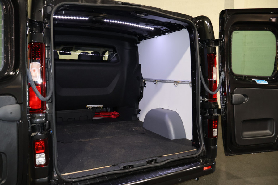 Renault Trafic 2.0 dCi 170pk L2 H1 DC BPM Vrij Black Line