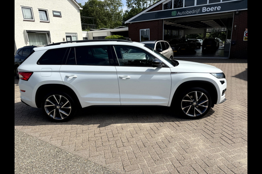 Škoda Kodiaq 1.5 TSI Sportline Panoramadak, Trekhaak, 20''Lmv
