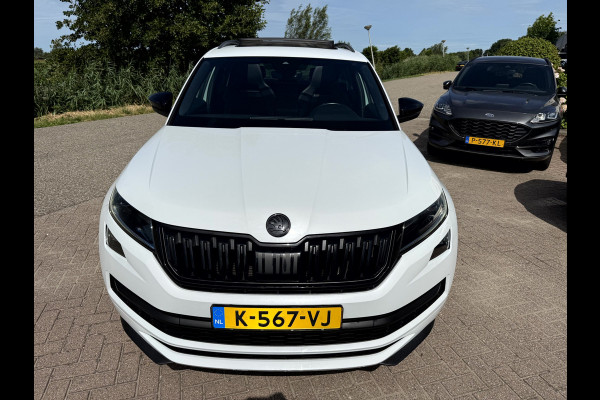 Škoda Kodiaq 1.5 TSI Sportline Panoramadak, Trekhaak, 20''Lmv