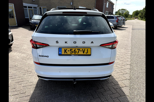 Škoda Kodiaq 1.5 TSI Sportline Panoramadak, Trekhaak, 20''Lmv