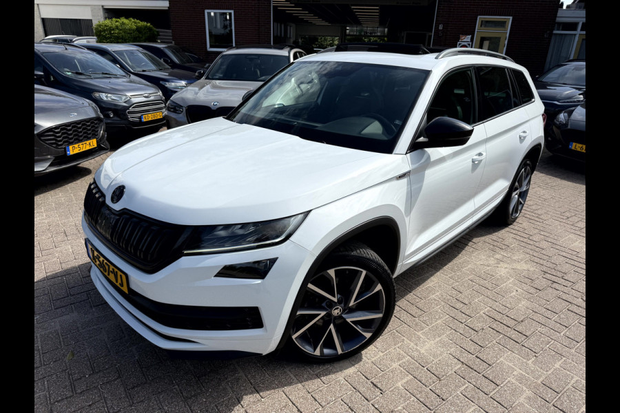 Škoda Kodiaq 1.5 TSI Sportline Panoramadak, Trekhaak, 20''Lmv