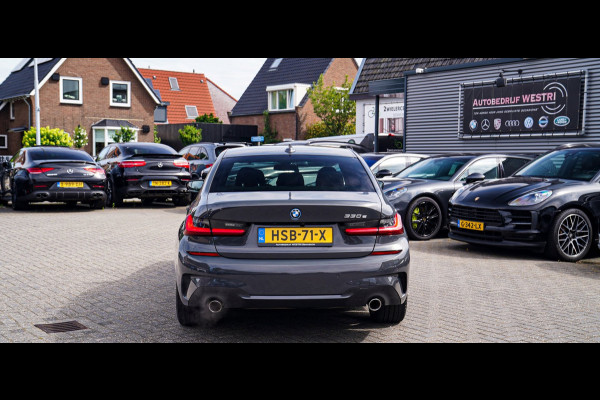 BMW 3-serie 330e | Head Up Display | 360 Camera | Stoelverwarming | Apple Carplay