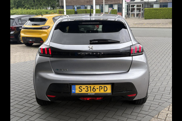 Peugeot e-208 EV Allure Pack 50 kWh | 98,7% SOH! | Achteruitrijcamera | Cruise Control | Navigatie | LM Velgen |