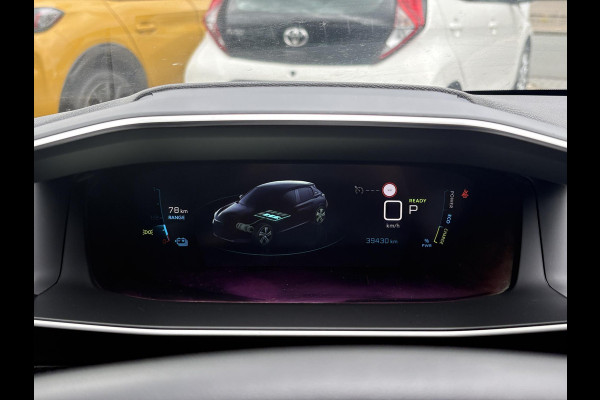 Peugeot e-208 EV Allure Pack 50 kWh | 98,7% SOH! | Achteruitrijcamera | Cruise Control | Navigatie | LM Velgen |