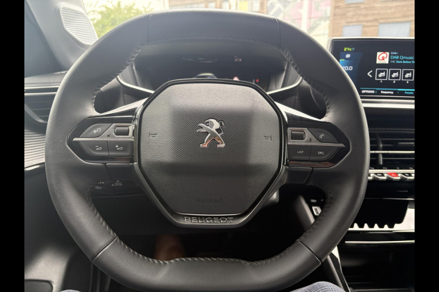 Peugeot e-208 EV Allure Pack 50 kWh | 98,7% SOH! | Achteruitrijcamera | Cruise Control | Navigatie | LM Velgen |