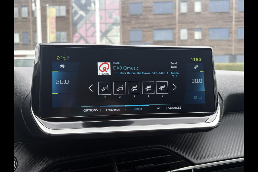 Peugeot e-208 EV Allure Pack 50 kWh | 98,7% SOH! | Achteruitrijcamera | Cruise Control | Navigatie | LM Velgen |