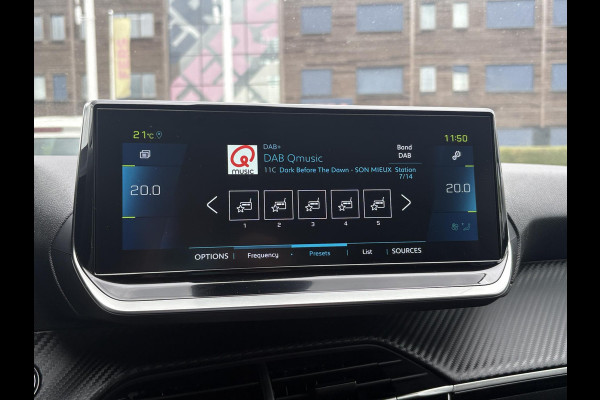 Peugeot e-208 EV Allure Pack 50 kWh | 98,7% SOH! | Achteruitrijcamera | Cruise Control | Navigatie | LM Velgen |