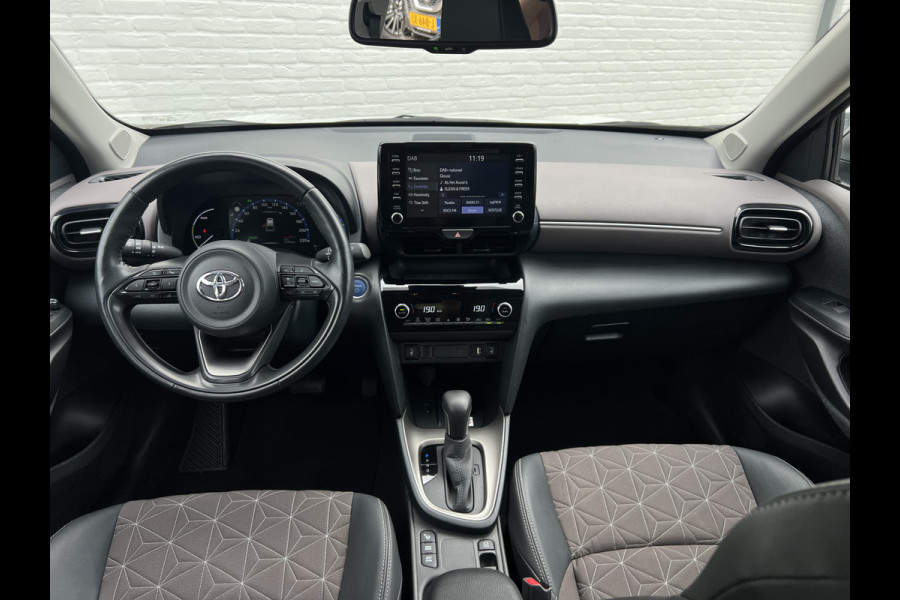 Toyota Yaris Cross 1.5 Hybrid Executive | Navi | 360 Camera | Carplay | Dodehoek | Winter Pack