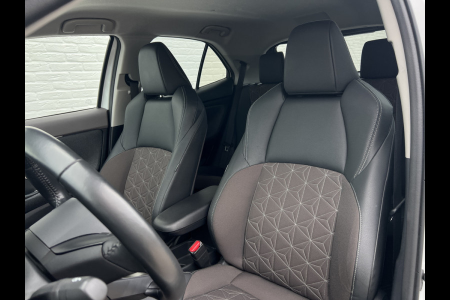 Toyota Yaris Cross 1.5 Hybrid Executive | Navi | 360 Camera | Carplay | Dodehoek | Winter Pack