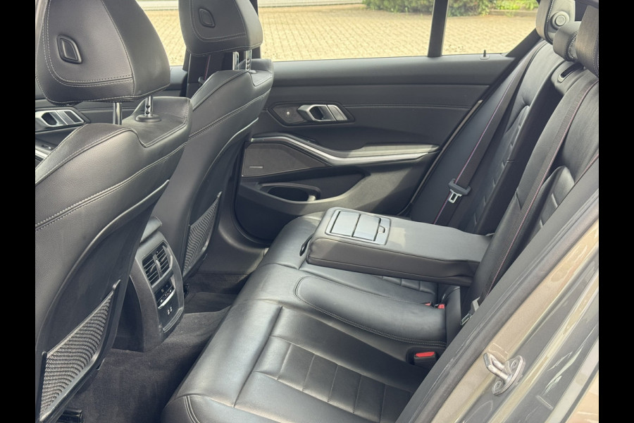 BMW 3-serie 330i High Executive Edition M Sport | Pano, Leder, Navi, Stoelverw., PDC, Cruise, Climate | Dealeroh. | Individual |