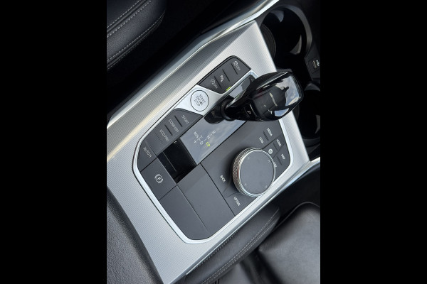 BMW 3-serie 330i High Executive Edition M Sport | Pano, Leder, Navi, Stoelverw., PDC, Cruise, Climate | Dealeroh. | Individual |