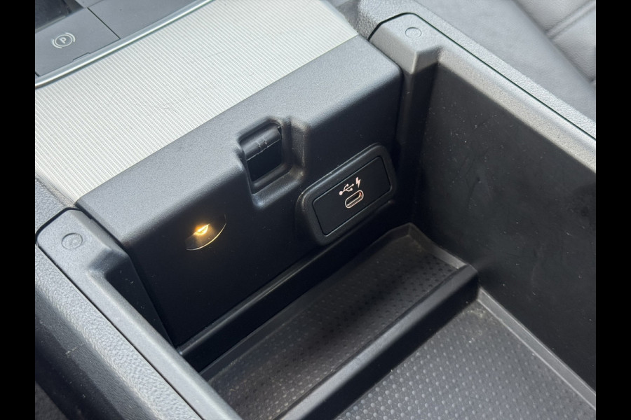 BMW 3-serie 330i High Executive Edition M Sport | Pano, Leder, Navi, Stoelverw., PDC, Cruise, Climate | Dealeroh. | Individual |