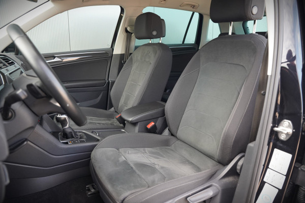 Volkswagen Tiguan 1.4 TSI eHybrid Elegance Business | Stoelverwarming | Stuurverwarming | Massage | iQ Light | Trekhaak | Ambiance Verlichting | Adaptive Cruise Control | Keyless | Apple Carplay | Navigatie | SOH 85,33%